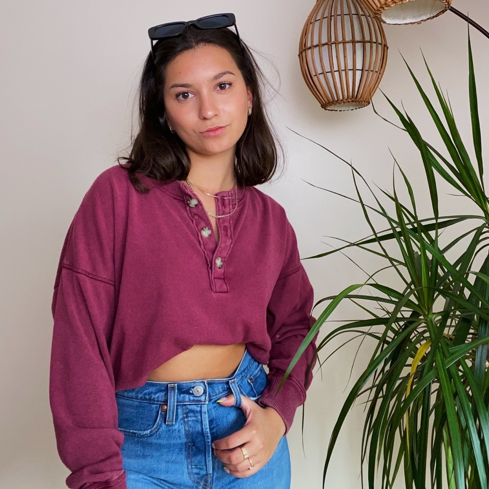 AMERICAN EAGLE comfy sweater with buttons